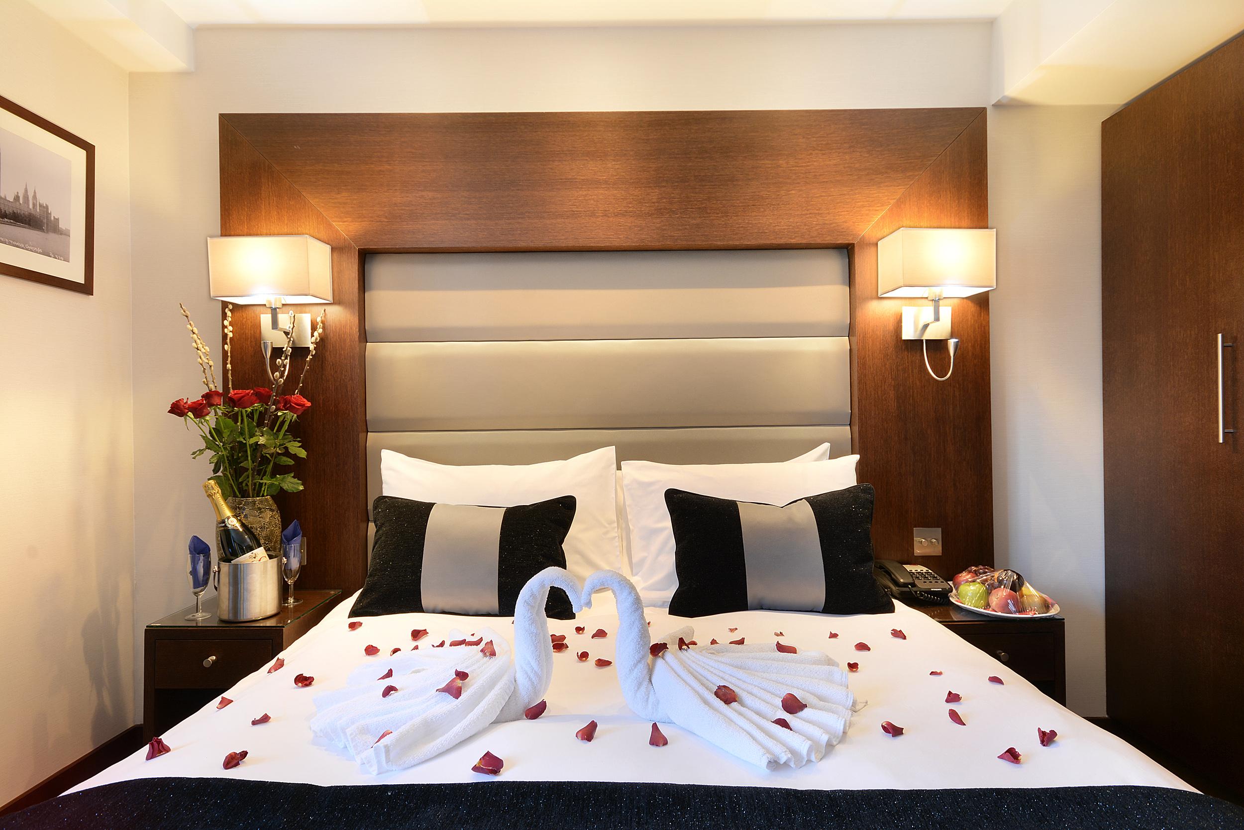 ホテル パーク グランド ロンドン ランカスター ゲート エクステリア 写真 A bedroom at the hotel