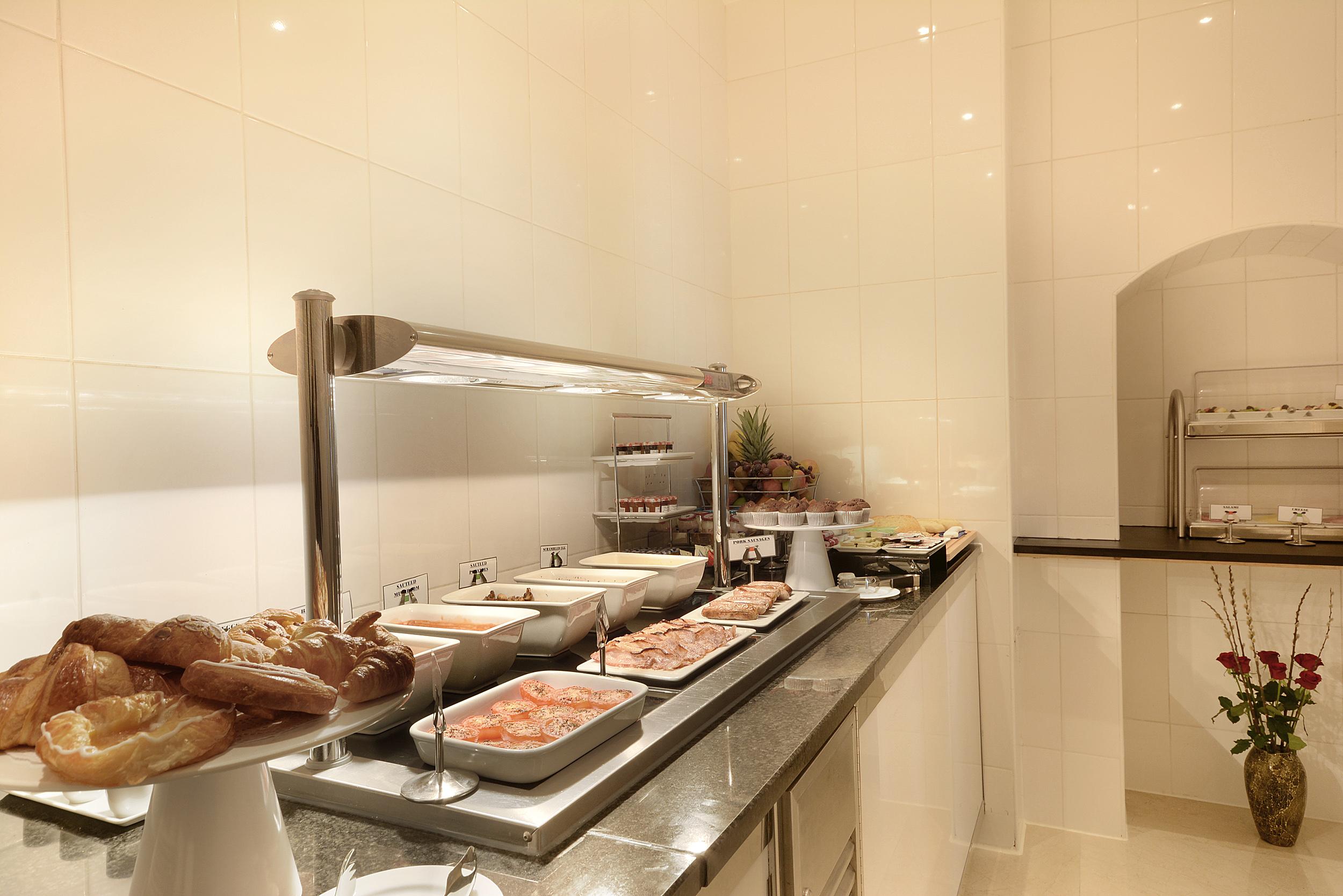 ホテル パーク グランド ロンドン ランカスター ゲート エクステリア 写真 A buffet at a hotel