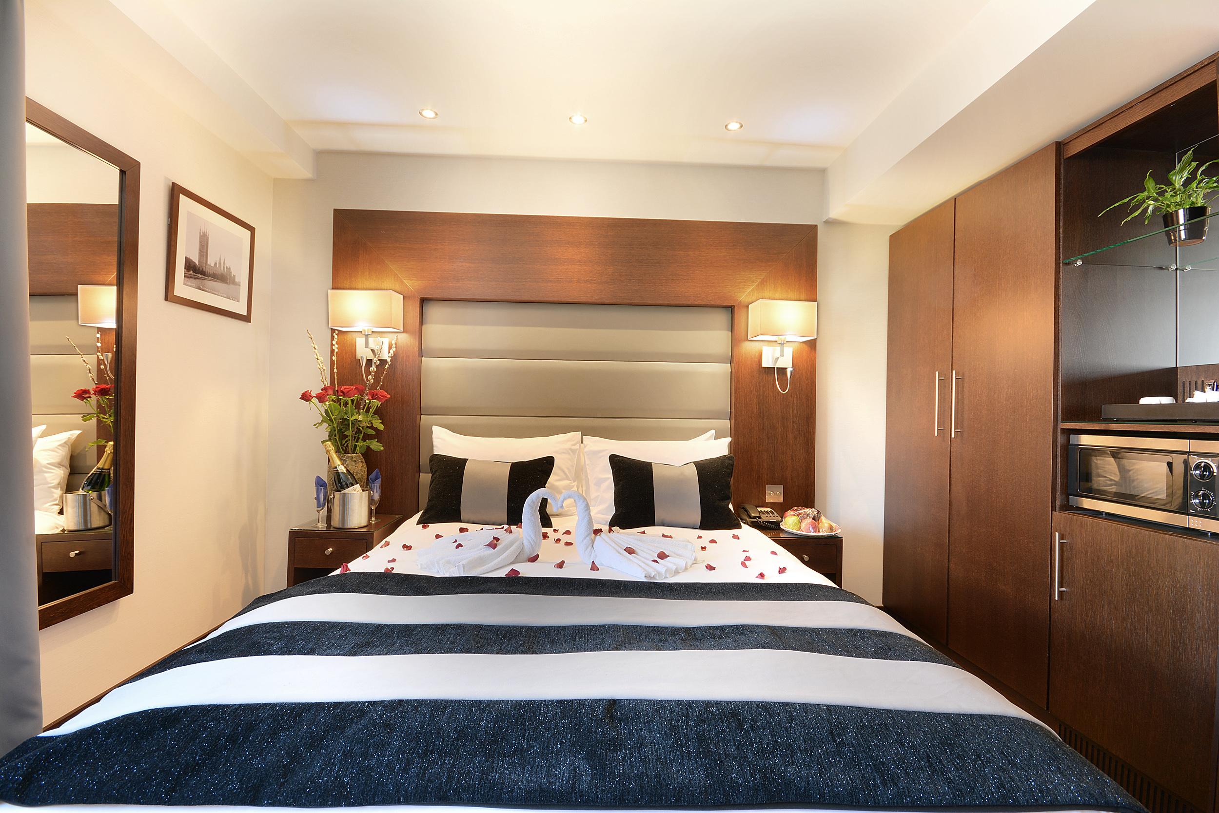 ホテル パーク グランド ロンドン ランカスター ゲート エクステリア 写真 A bedroom at the hotel