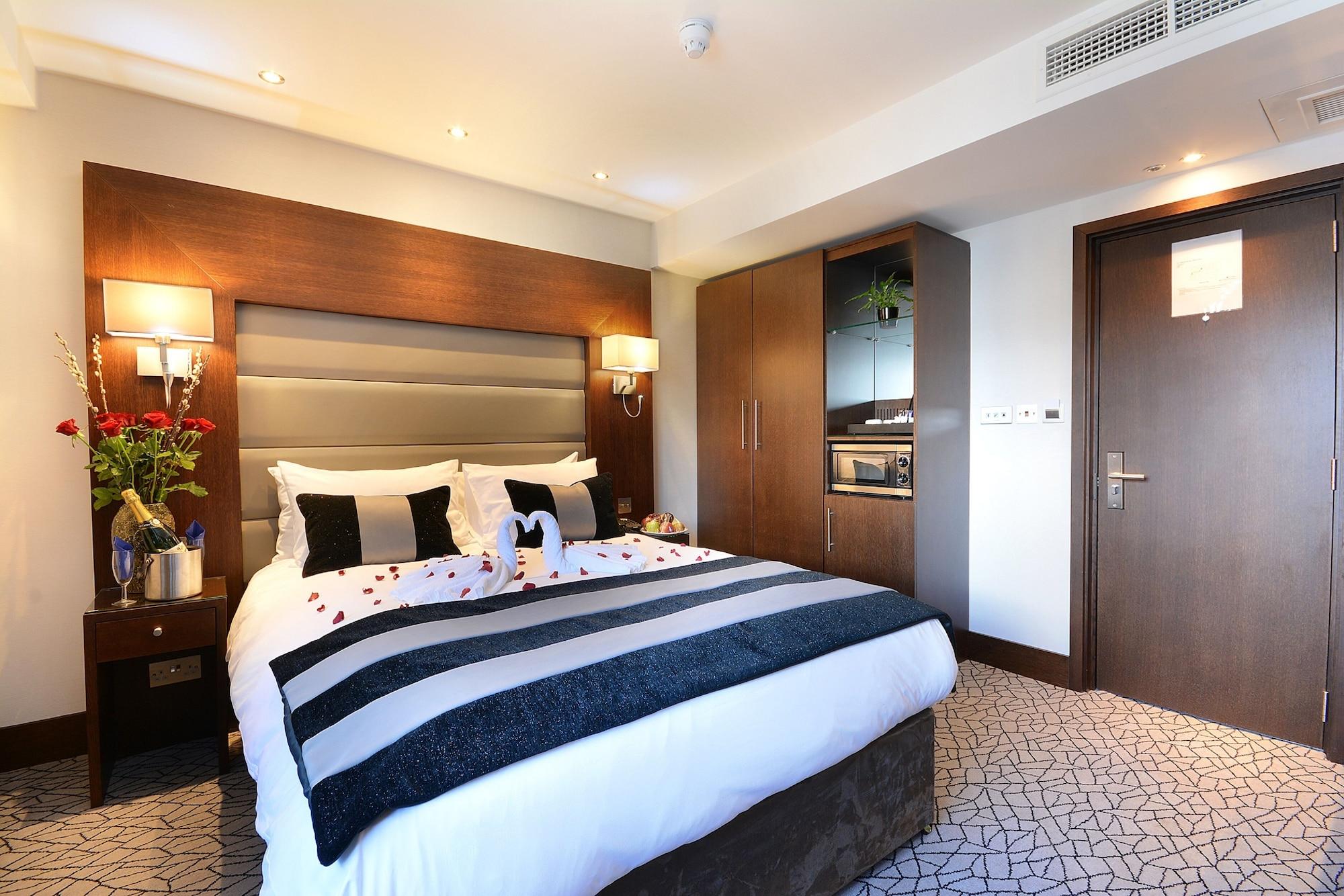 ホテル パーク グランド ロンドン ランカスター ゲート エクステリア 写真 A bedroom at the hotel